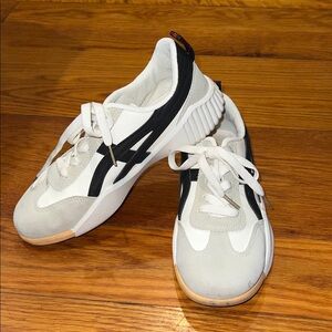 Women's Athletic Shoes - White and Black